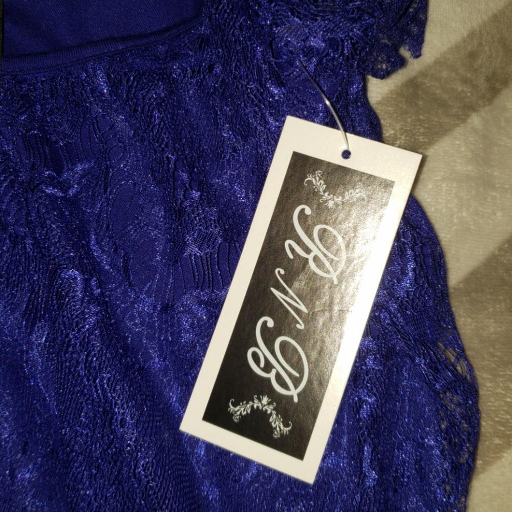 ***SOLD***Blue Top - Picture 3 of 5